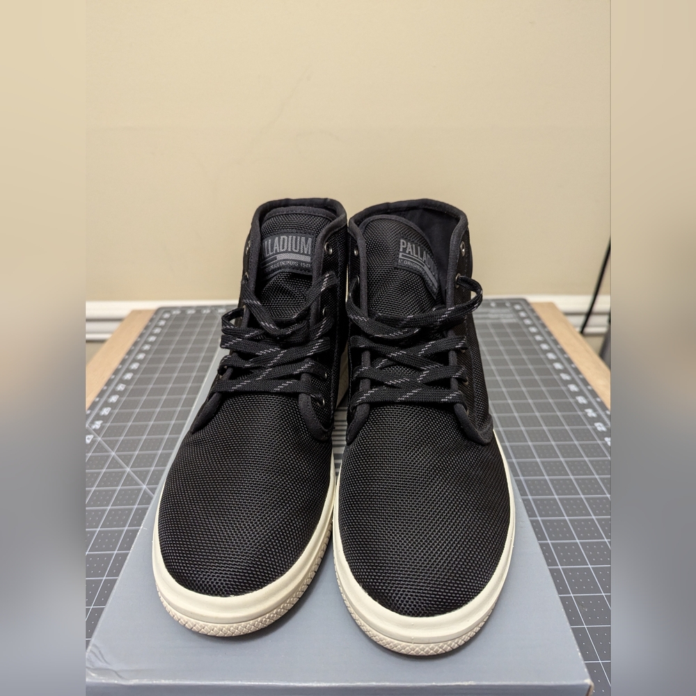 Palladium Cushion TX size 10